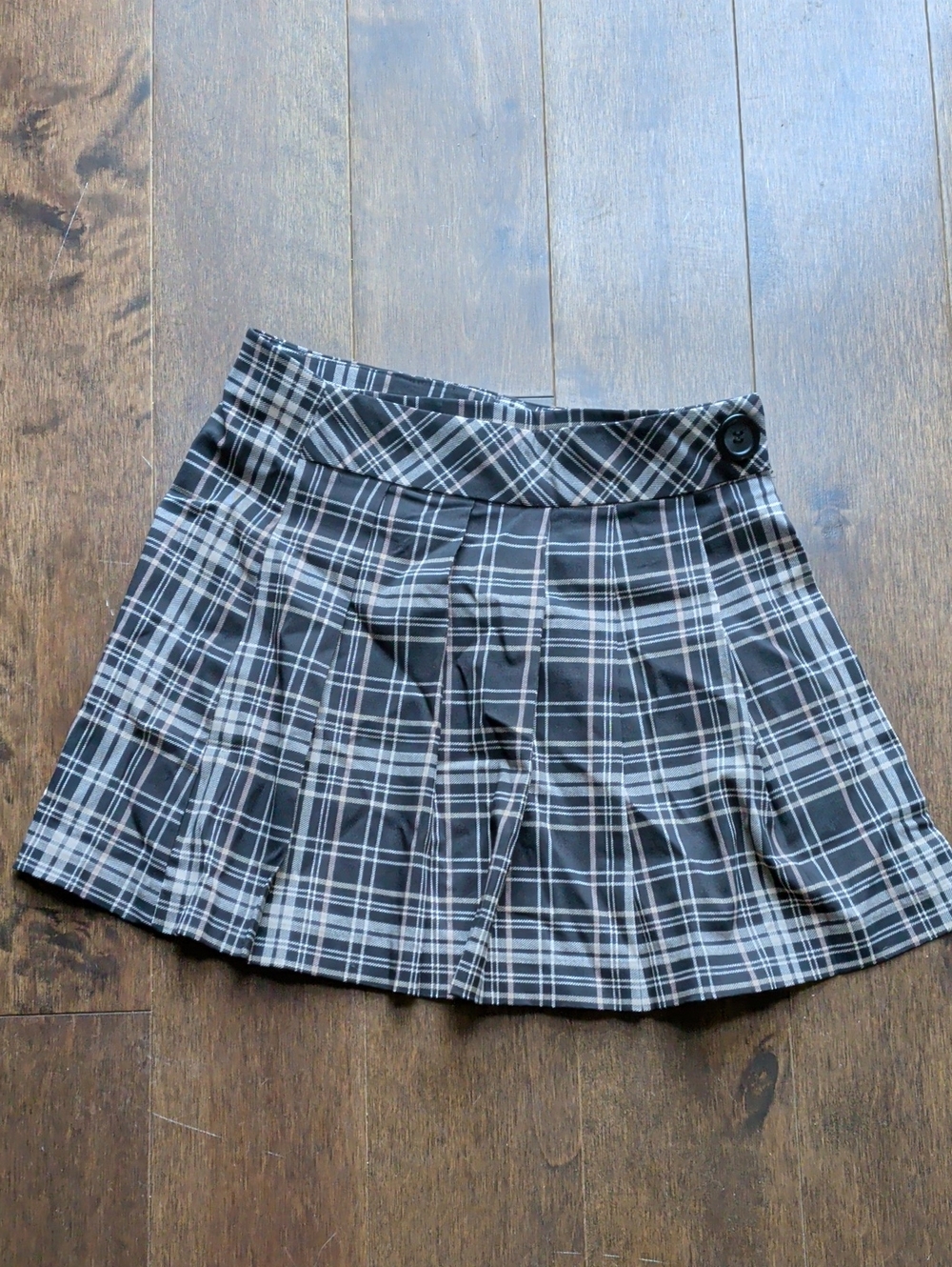 Joe Benbasset Black and White Plaid Pleated Mini Skirt